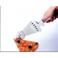 TAGLIAPIZZA E SERVI C- PINZA